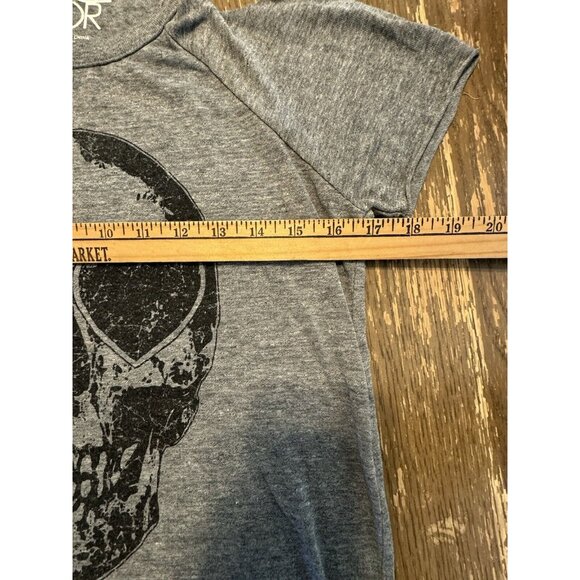 Cha Sor Women Medium Skeleton Gray Black Cold Shoulder T shirt Tee Raw Hem - Picture 5 of 6